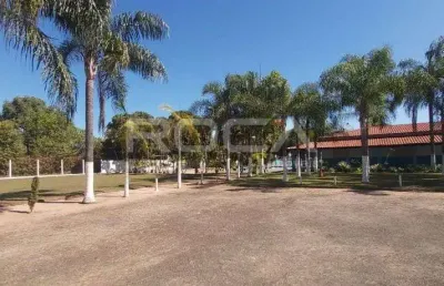 Chácara com piscina e campo de futebol no varjão, são carlos