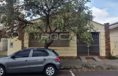Casa padrão à venda no centro de são carlos - 3 dormitórios, garagem coberta