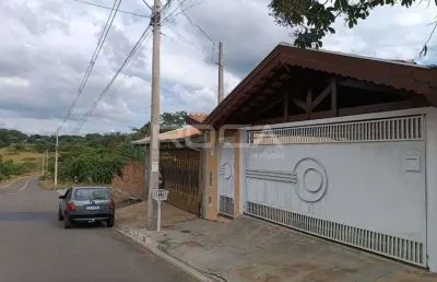 Casa à venda no jardim araucária, são carlos: 2 dormitórios, churrasqueira e muito mais!
