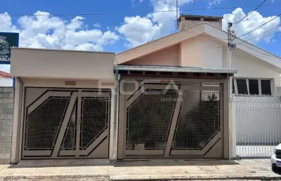 Linda casa à venda no centro de são carlos! 3 dormitórios, suíte, garagem para 2 carros cobertos.