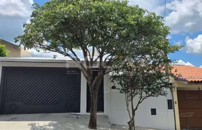 Casa à venda no parque dos timburis, são carlos: 2 dormitórios, churrasqueira e armários embutidos