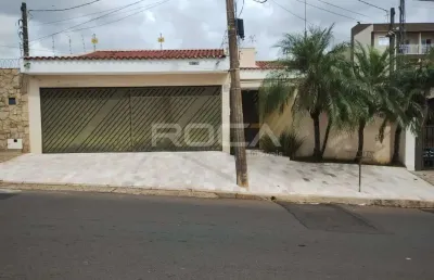 Casa de alto padrão com piscina e churrasqueira na cidade jardim