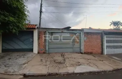 Casa à venda no astolpho luiz do prado, são carlos - 3 dormitórios, armários na cozinha!