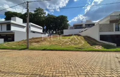 Terreno à venda no condomínio parque faber castell em são carlos.