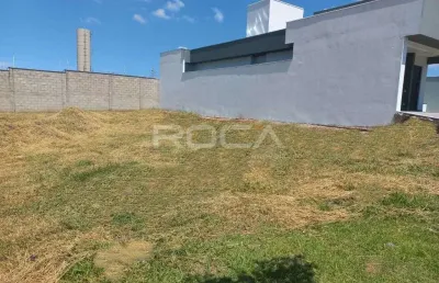 Terreno à venda no condomínio parque faber castell ii em são carlos