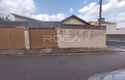 Casa padrão à venda na vila costa do sol, são carlos: 3 dormitórios, 2 banheiros e 4 garagens!