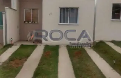 Casa padrão à venda no centro de água vermelha - 2 dormitórios e canil