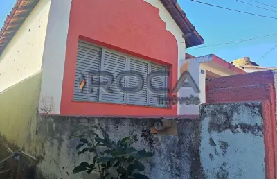 Charmosa casa no centro de são carlos com 2 dormitórios