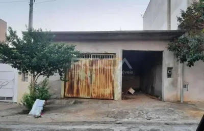 Charmosa casa à venda no bairro jardim araucária em são carlos