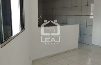 Casa possui 35 m², com 1 dormitório, sala e cozinha para locação no valor de r$ 1.2500,00 - parque
