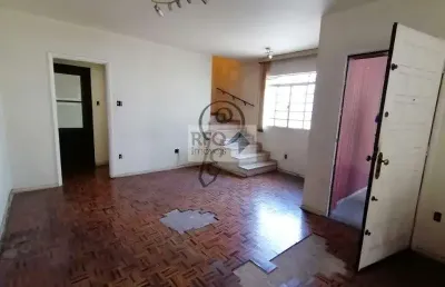 Lindo sobrado com 4 quartos - 3 vagas de garagem no jardim da glória