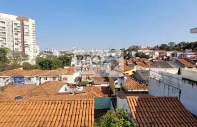 Este imóvel é ideal para quem busca conforto, comodidade e uma excelente localização. precisa fazer uma reforma!!