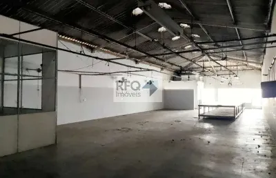 Oportunidade única de investimento em um galpão comercial localizado na vila moraes