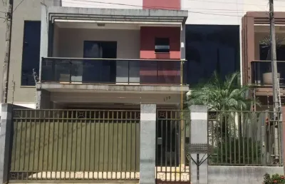 Casa com 3 quartos à venda no Centro, Arapongas 