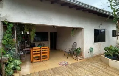 Encantadora casa de 3 quartos com suíte e jardim de inverno!
