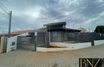 Casa no parque siomara: 3 quartos, 5 banheiros, terreno extra - r$690.000!