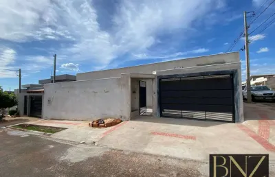 Casa com 3 quartos à venda no Jardim Mônaco, Arapongas 