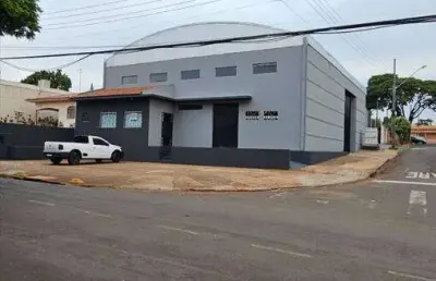Oportunidade única: barracão comercial na avenida principal de jardim petró
