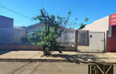 Casa com 3 quartos à venda no Conjunto Flamingos, Arapongas 