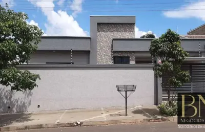 Casa alto padrão semi mobiliada à venda no centro de arapongas, pr
