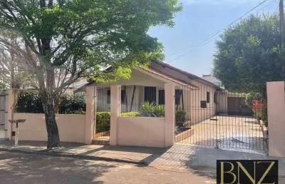 Casa com 6 quartos à venda na Vila Nova, Arapongas 