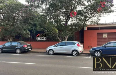 Casa com 3 quartos para alugar no Centro, Arapongas 