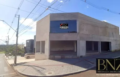 Barracão para locação próximo ao centro – excelente visibilidade