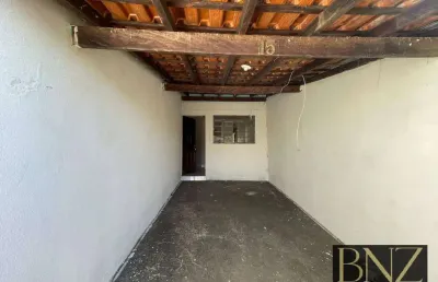 Casa com 2 quartos para alugar no Jardim Caravelle, Arapongas 