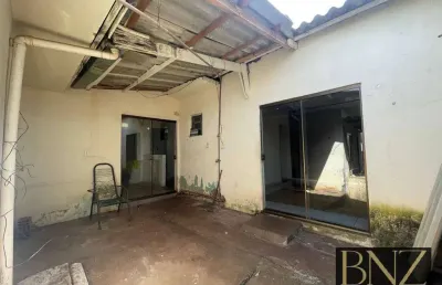 Casa com 2 quartos para alugar no Jardim Novo Centauro, Arapongas 