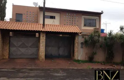 Casa com 4 quartos à venda no Jardim Primavera, Arapongas 