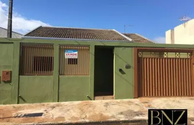 Casa com 3 quartos à venda no Jardim Universidade, Arapongas 
