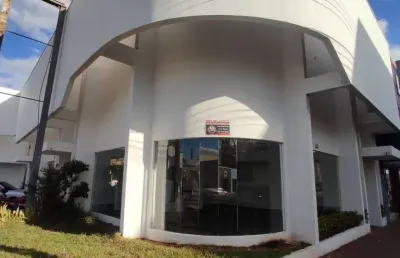 Prédio com 7 salas para alugar no Centro, Arapongas 
