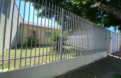 Casa com 4 quartos à venda na Rua Alberto Tissei, 37, Conjunto Habitacional Requião, Maringá
