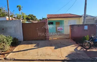 Residencia localizada em bairro em franco crescimento em sarandi