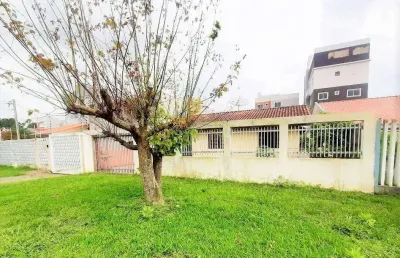 Casa térrea com amplo terreno na região do aristocrata