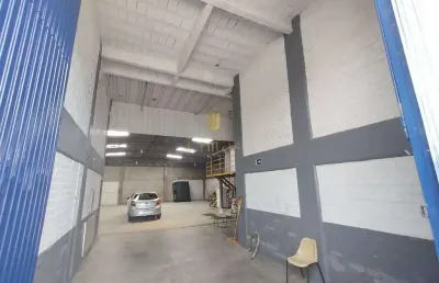 Aceita permuta - galpão industrial com residência em são josé dos pinhais