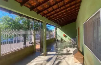 Casa com 3 quartos à venda na Rua Marco Polo, 122, Aeroporto, Londrina