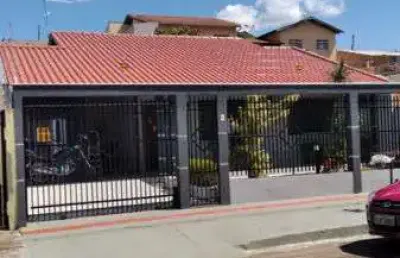 Casa com 4 quartos à venda na Rua Ermilino Nonino, 610, Jardim Guararapes, Londrina