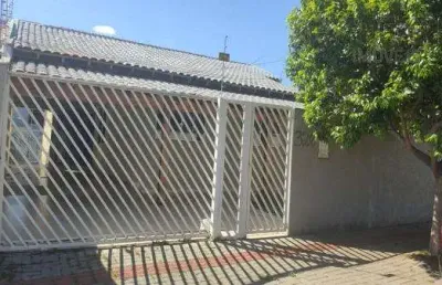 Casa com 3 quartos à venda na Rua Nerivaldo Floriano Silva, 326, Armindo Guazzi, Londrina