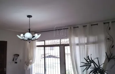 Casa com 2 dormitórios, sala, cozinha e banheiro, todos os cômodos grandes no bairro jardim santo antônio/camilópolis em santo andré.