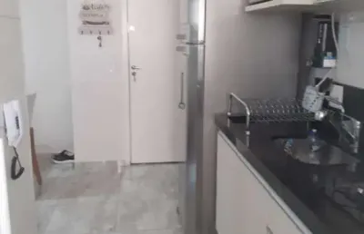 Ótimo apto de 02 dormitórios com armários planejados.