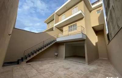 Casa com 3 quartos para alugar no Jardim Guairaca, São Paulo 