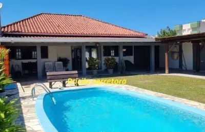 Vende se casa com piscina e terreno amplo, brejatuba, guaratuba/pr.