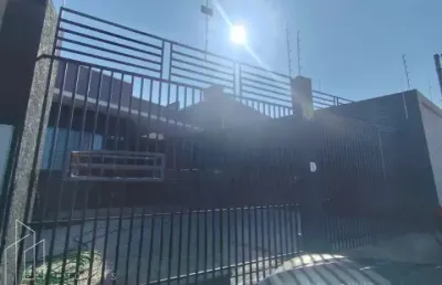 Casa com 3 quartos à venda na Rua Arnaldo José de Moraes, 1090, Uvaranas, Ponta Grossa