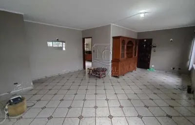 Casa térrea para locação no bairro santa terezinha – 3 dormitórios, suíte, quintal e 6 vagas