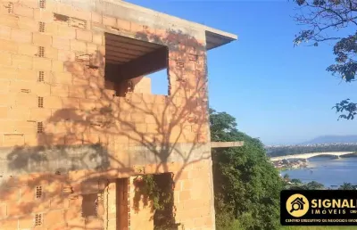 Casa em construção, terreno de aproximadamente 570m² são pedro da aldeia