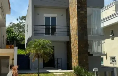 Rr6218 casa 299m² - condomínio new ville - oportunidade - 3 suítes - 3 vagas - santana de parnaíba sp - ótima localização - suru - prox alphaville