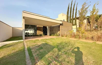 Casa térrea com piscina á venda em condomínio 03 suítes 04 vagas alphaville