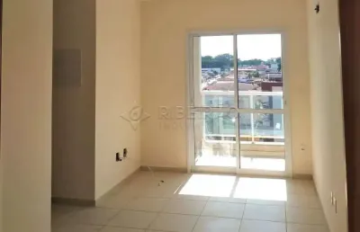 Apartamento 02 dormitórios com armários planejados no bairro jd. palma travassos.