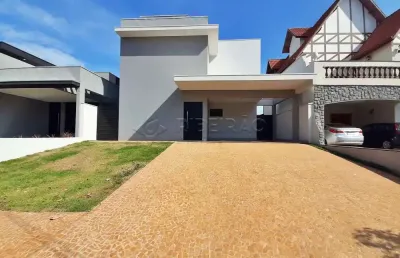 Sobrado em condomínio fechado no bairro portal da mata com 03 suites, armários planejados,closet, varanda gourmet, churrasqueira, piscina, 04 vagas de garagem.